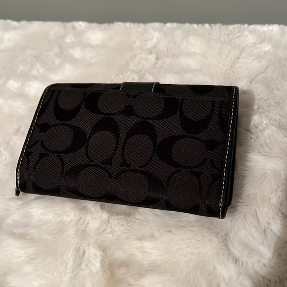Coach Vintage Signature C Canvas with Leather Trim Small Bifold Wallet. Black main image 4